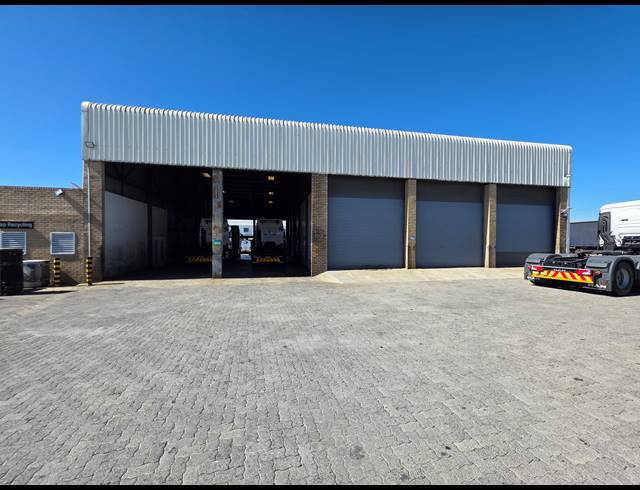 4,005M² WAREHOUSE FOR SALE IN CITY DEEP